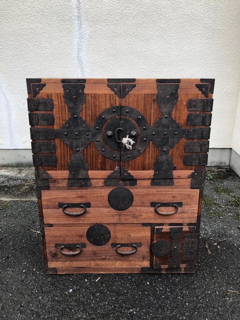 明治期江戸衣裳桐箪笥　鍵付き観音開き　アンティーク家具　古民具　 観音箪笥収納