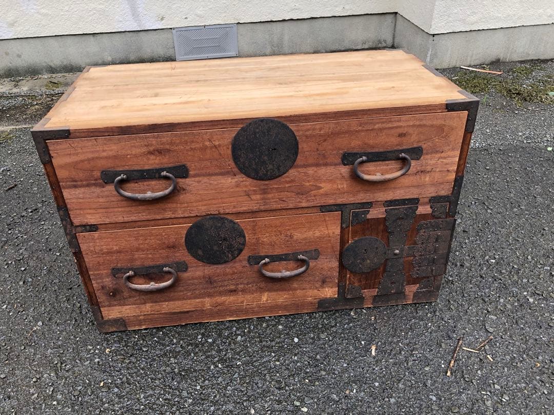 明治期江戸衣裳桐箪笥　鍵付き観音開き　アンティーク家具　古民具　 観音箪笥収納