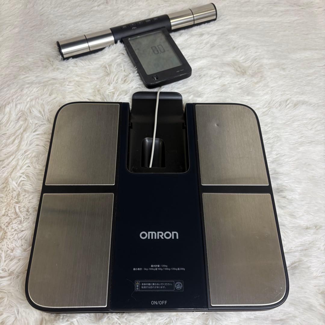 OMRON オムロン 体重体組成計 HBF-702T カラダスキャン　体重計