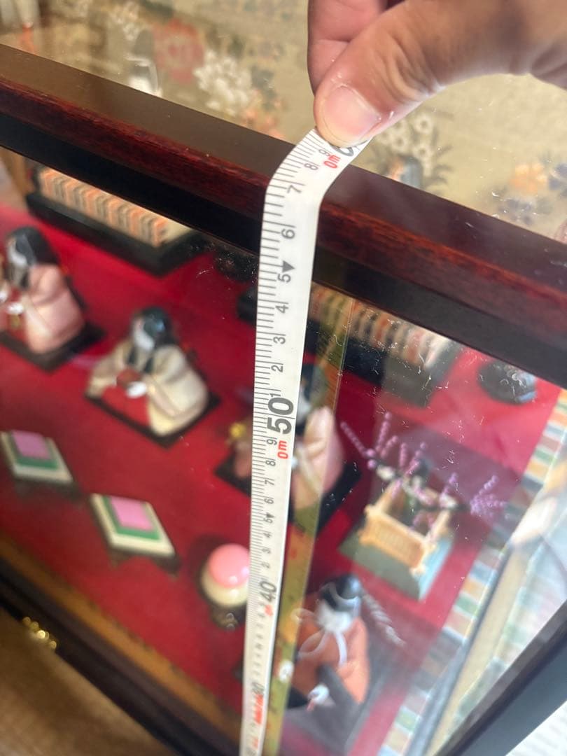 伝統的なひな人形セット ガラスケース付き