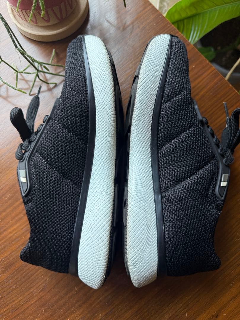 PRADA ブラックメッシュスニーカー