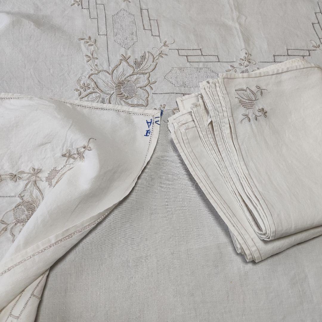 ⑦ 大判　刺繍テーブルクロス　 ナプキン12枚付