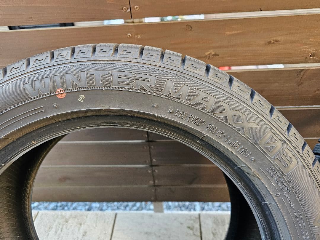 ① 2023年製 235/50R18 WM03 スタッドレスタイヤ