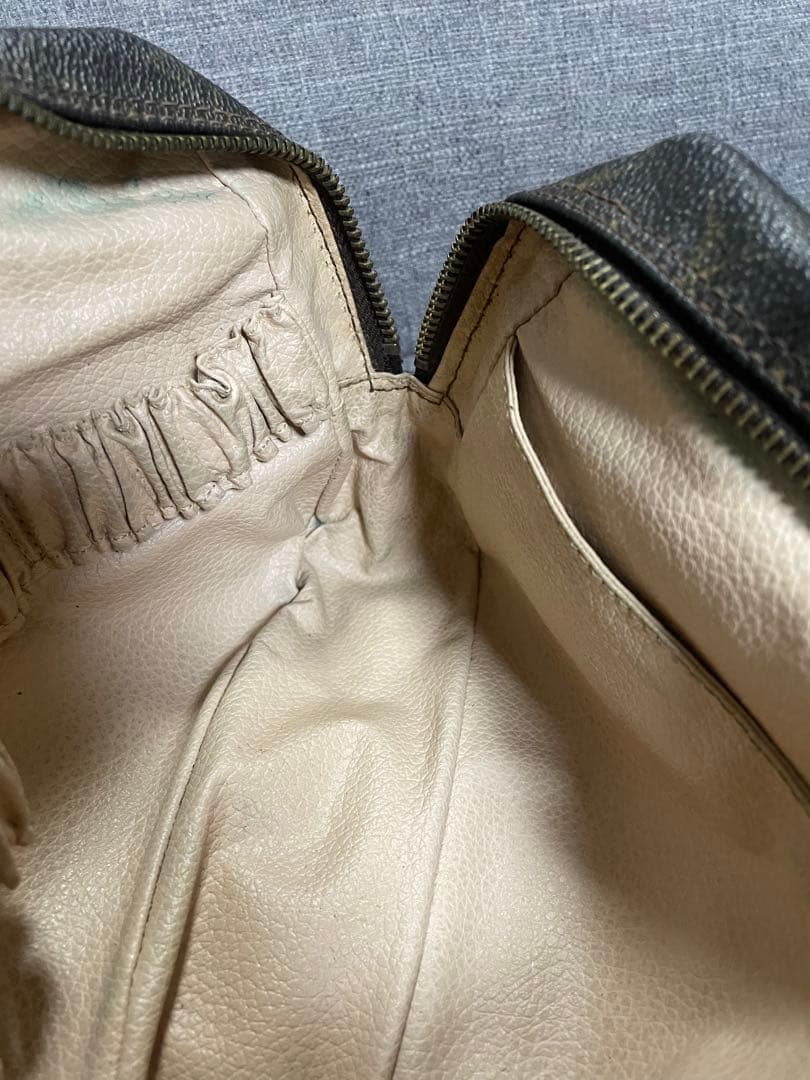 廃版品✨ルイ・ヴィトントゥルーストワレット　化粧ポーチ　モノグラム