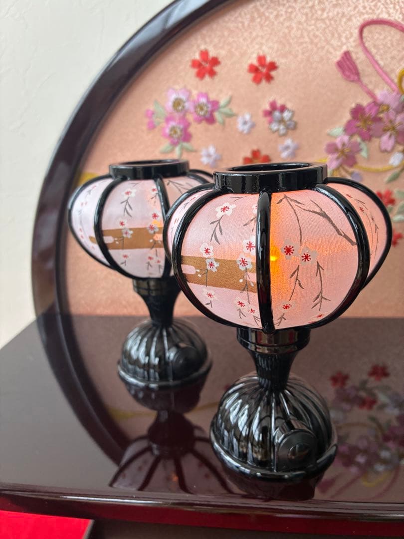 【早い者勝ち】コンパクトおしゃれな丸型デザイン親王飾り雛人形オルゴール写真たて付