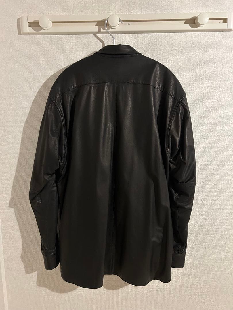 COMOLI レザーシャツ