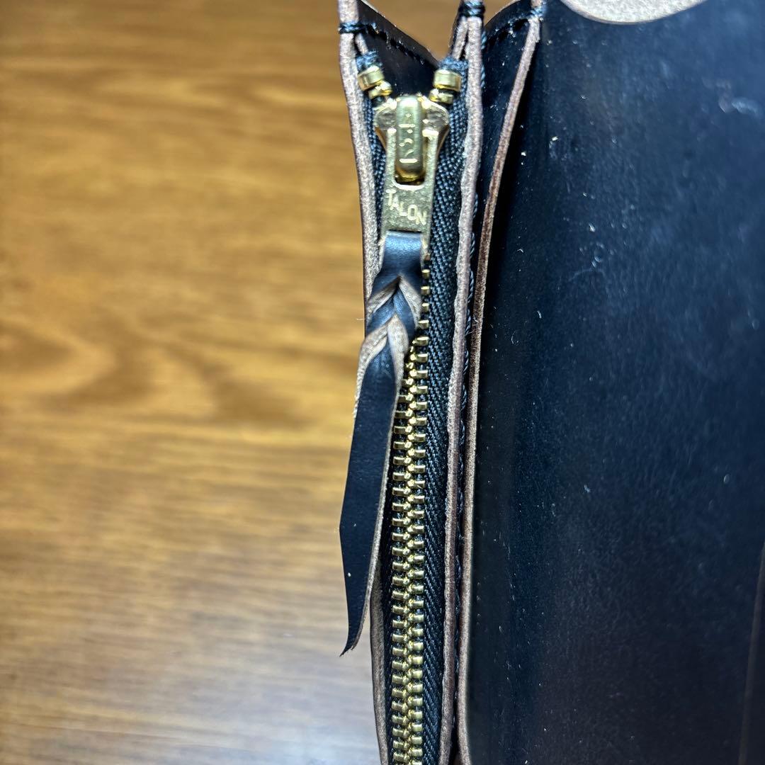 jun 二つ折り　ミドルウォレット 糸ブラック　クロムエクセル