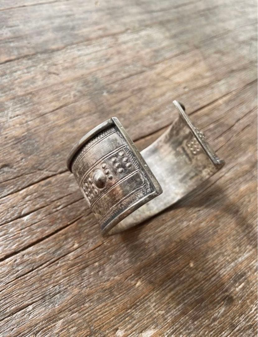 着画あり　激レア オールドストック トゥアレグ族 ワイドバングル