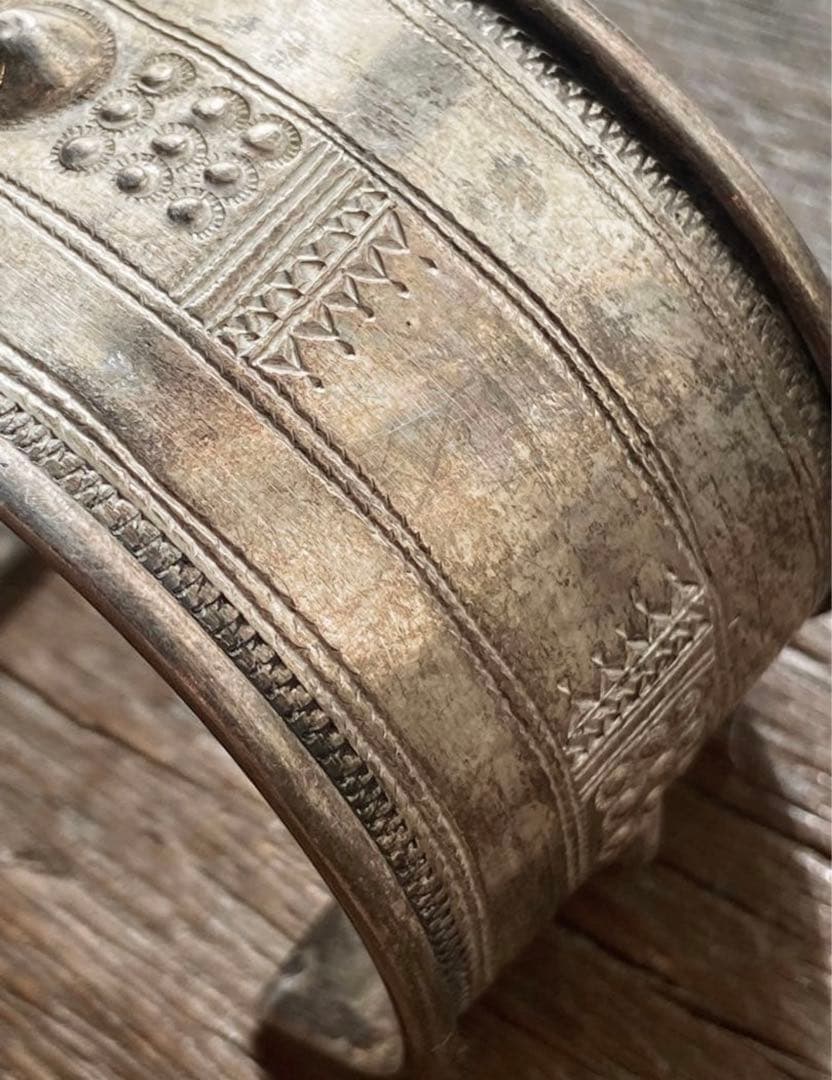 着画あり　激レア オールドストック トゥアレグ族 ワイドバングル