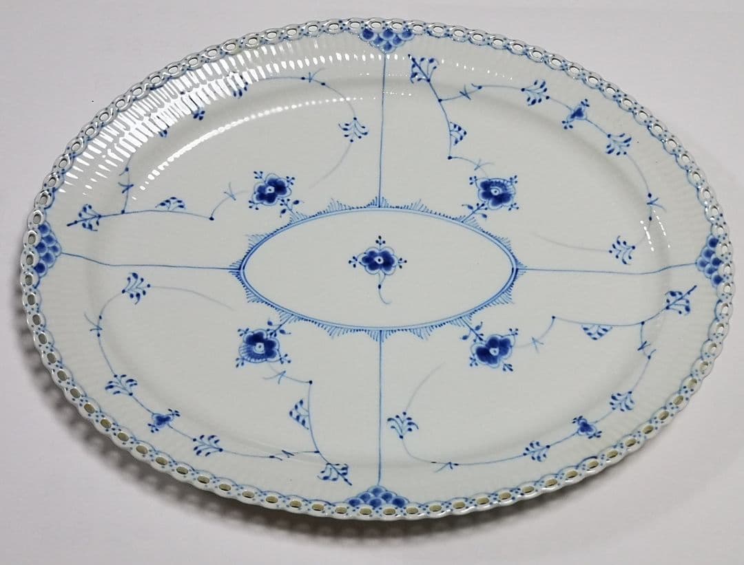 ロイヤルコペンハーゲン　ブルーフルーテッド フルレース オーバルディッシュ