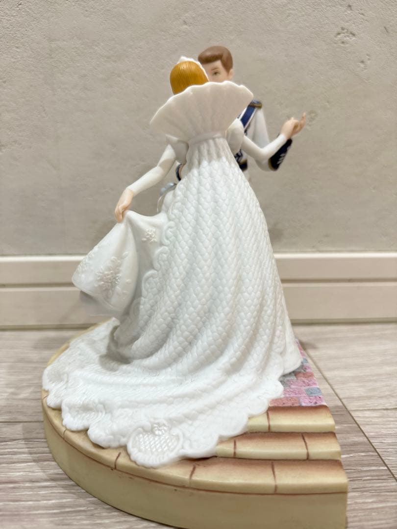 ディズニーランド　シンデレラ　セレブレーション　陶器　置物　結婚式　ウエディング