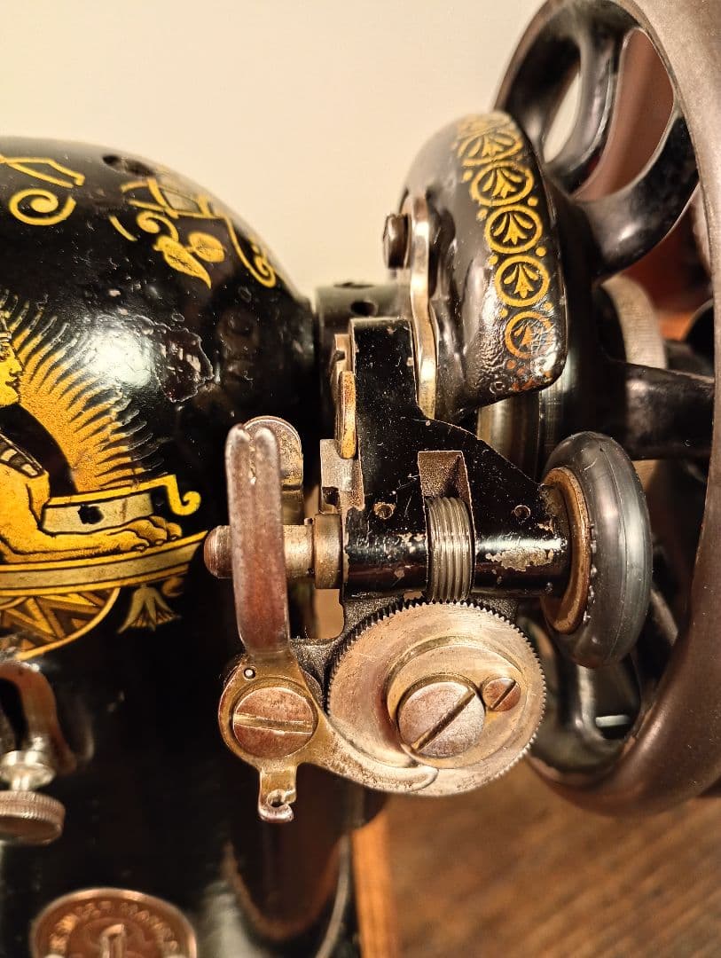 縫うためのアンティークミシン　シンガー　スフィンクス　手回し　整備済み絶好調