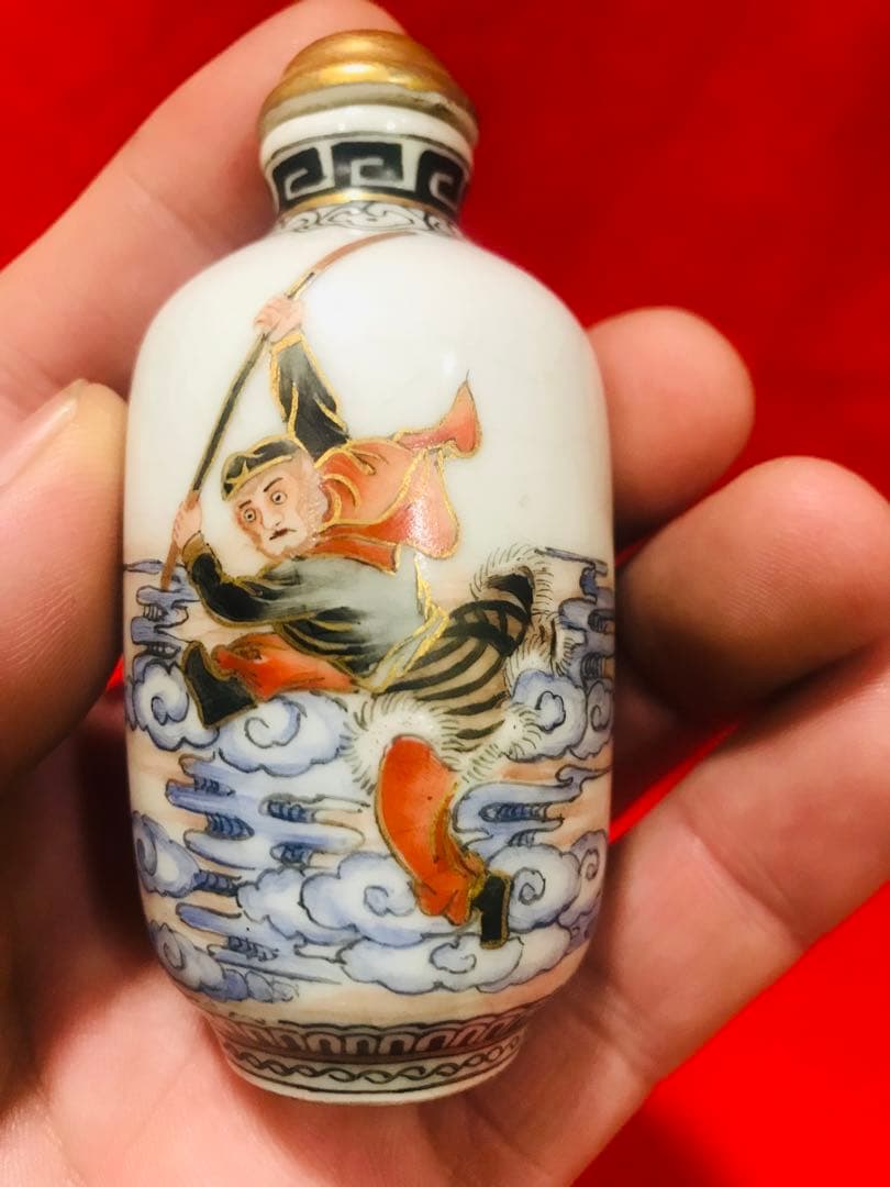 中国 景德鎮 陶磁鼻煙壺 手絵 「西遊記-悟空」