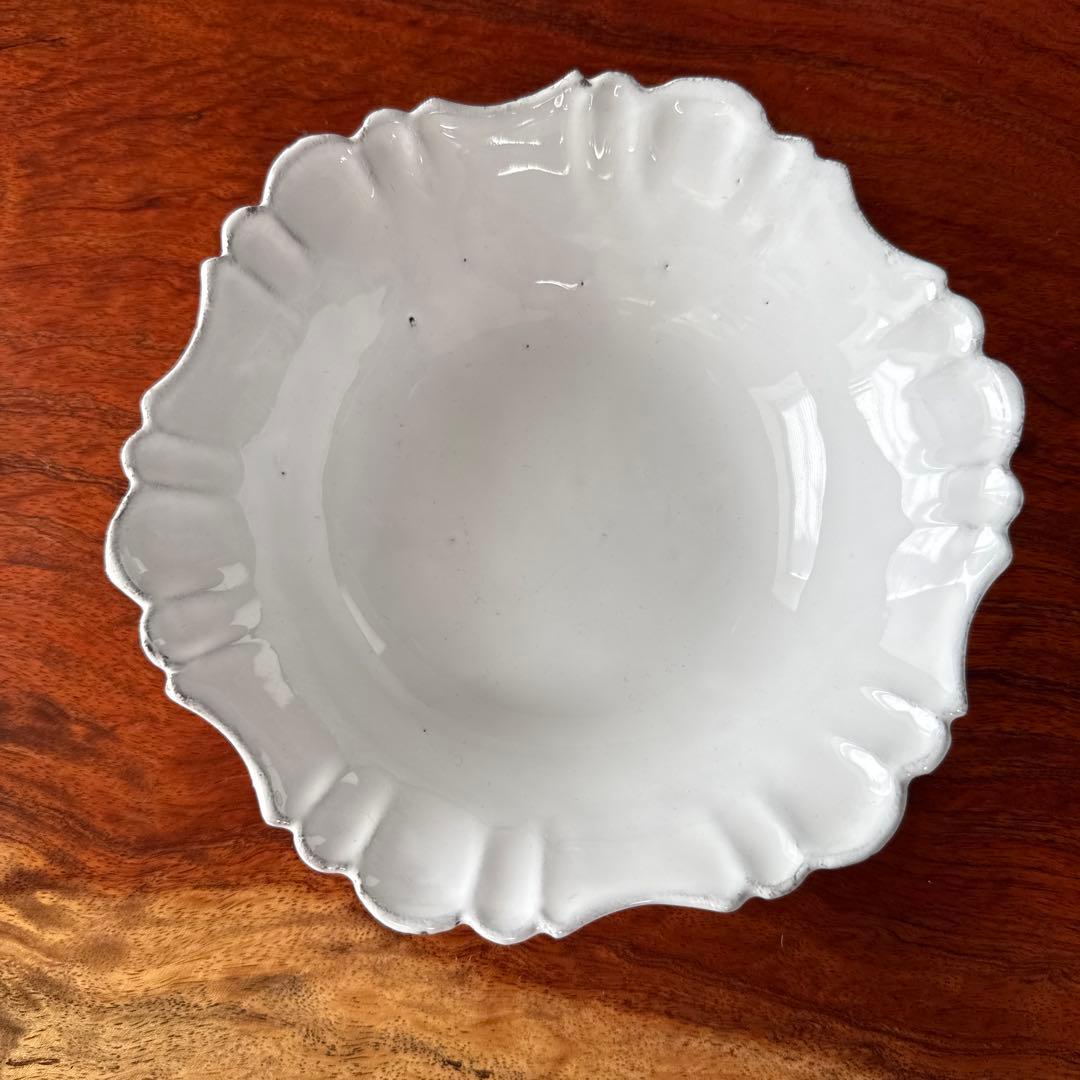 Aster de Villatte フラワー型ホワイトプレート