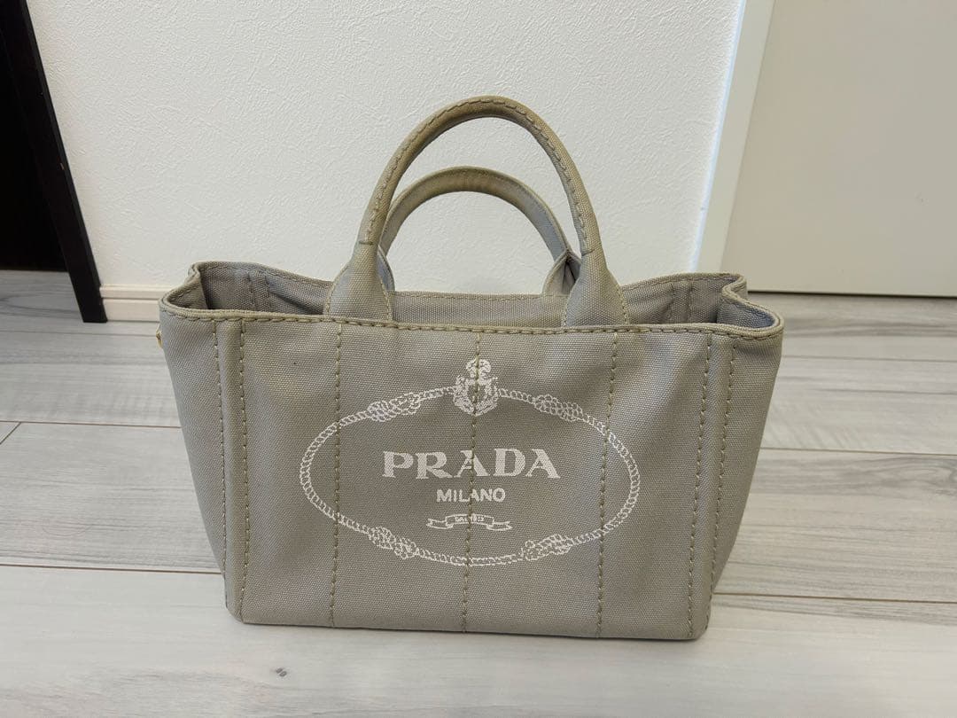 PRADA グレー トートバッグ