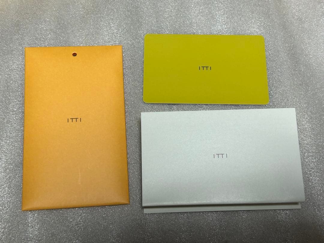 【匿名配送】itti イッチ カードケース ケース 財布　チャーム