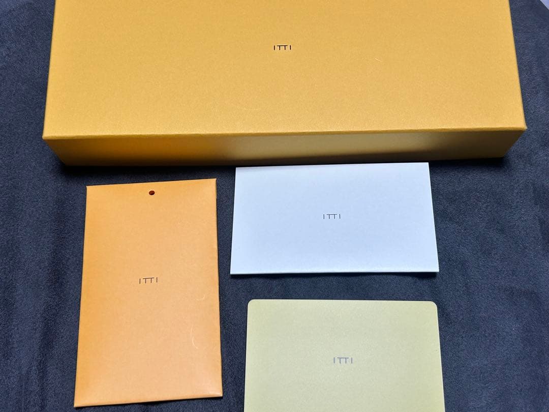 【匿名配送】itti イッチ カードケース ケース 財布　チャーム