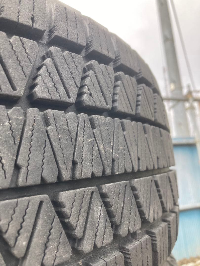 溝あり。ブリヂストンDM-V3 225/55R19スタッドレス4本セット