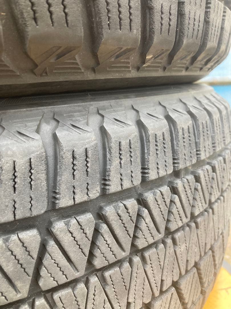 溝あり。ブリヂストンDM-V3 225/55R19スタッドレス4本セット