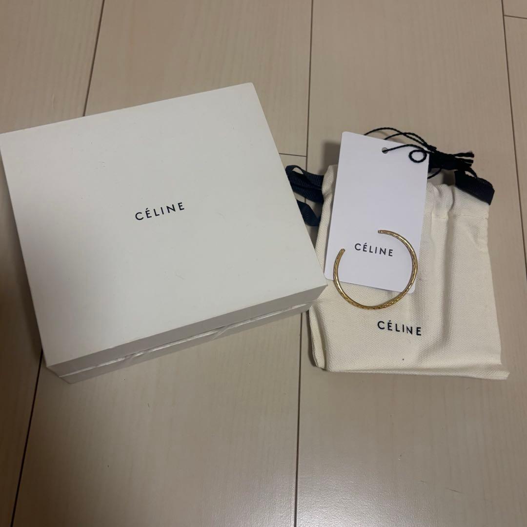 CÉLINE ゴールド バングル