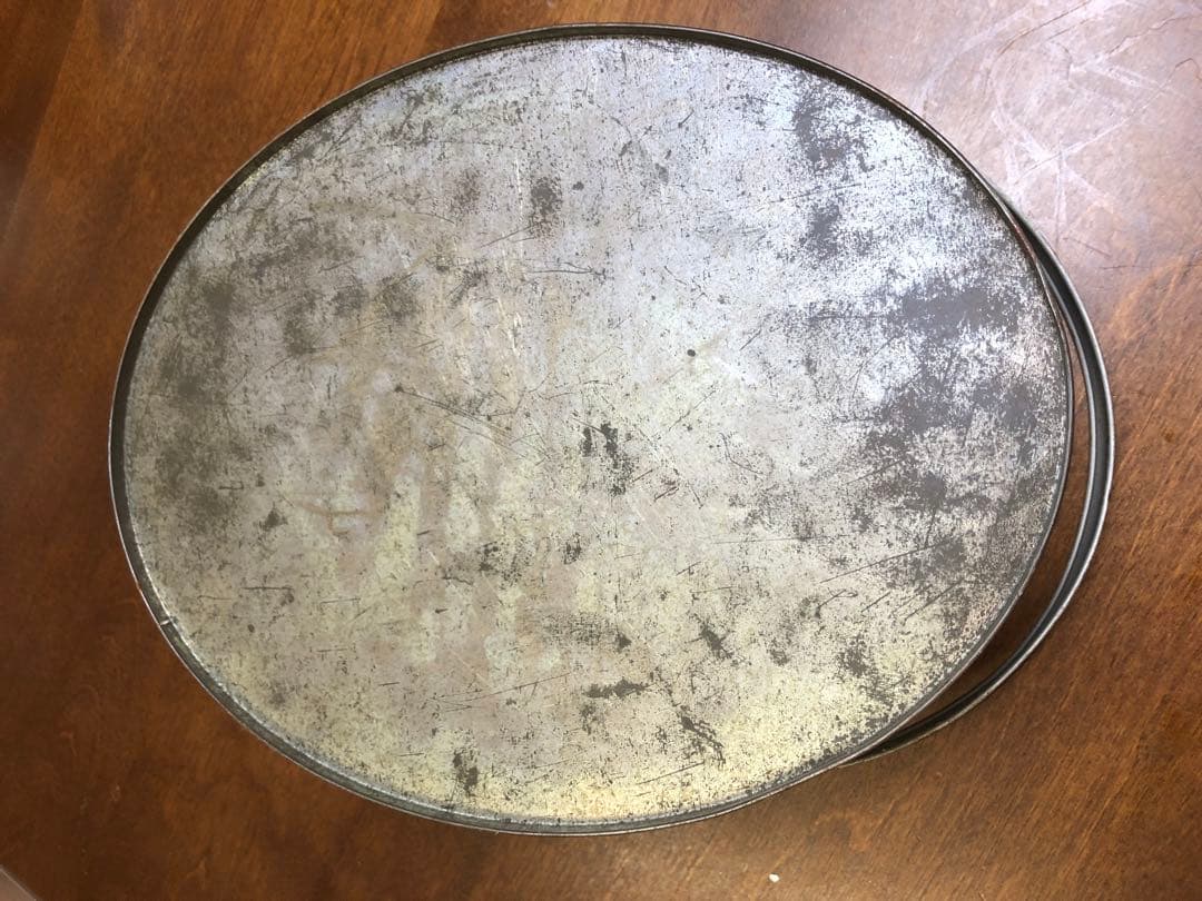 アンティーク　ブリキ缶　ブラック　花柄　ラベルあり