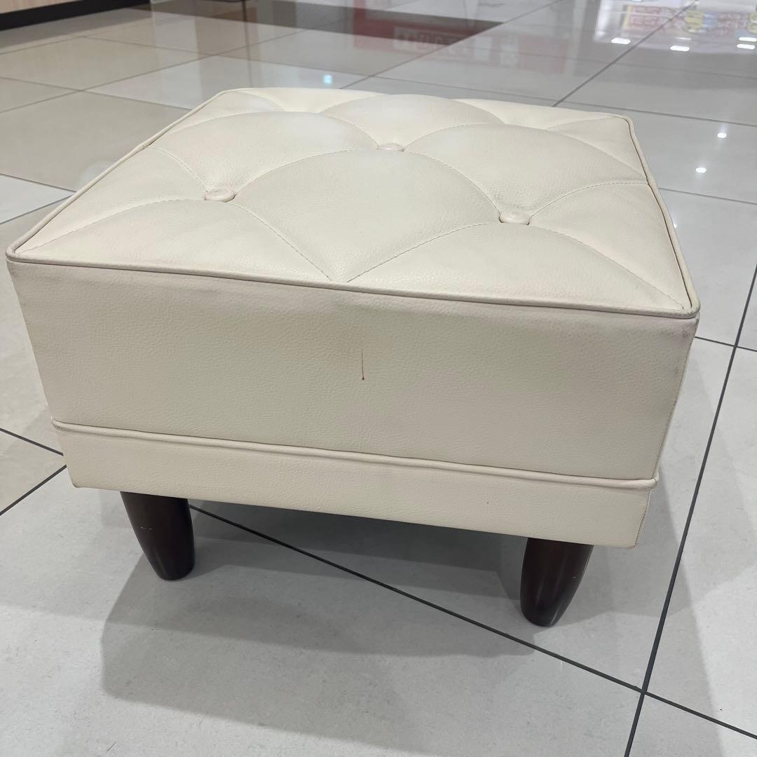 廃盤カラー karimoku カリモク60 オットマン スツール アイボリー