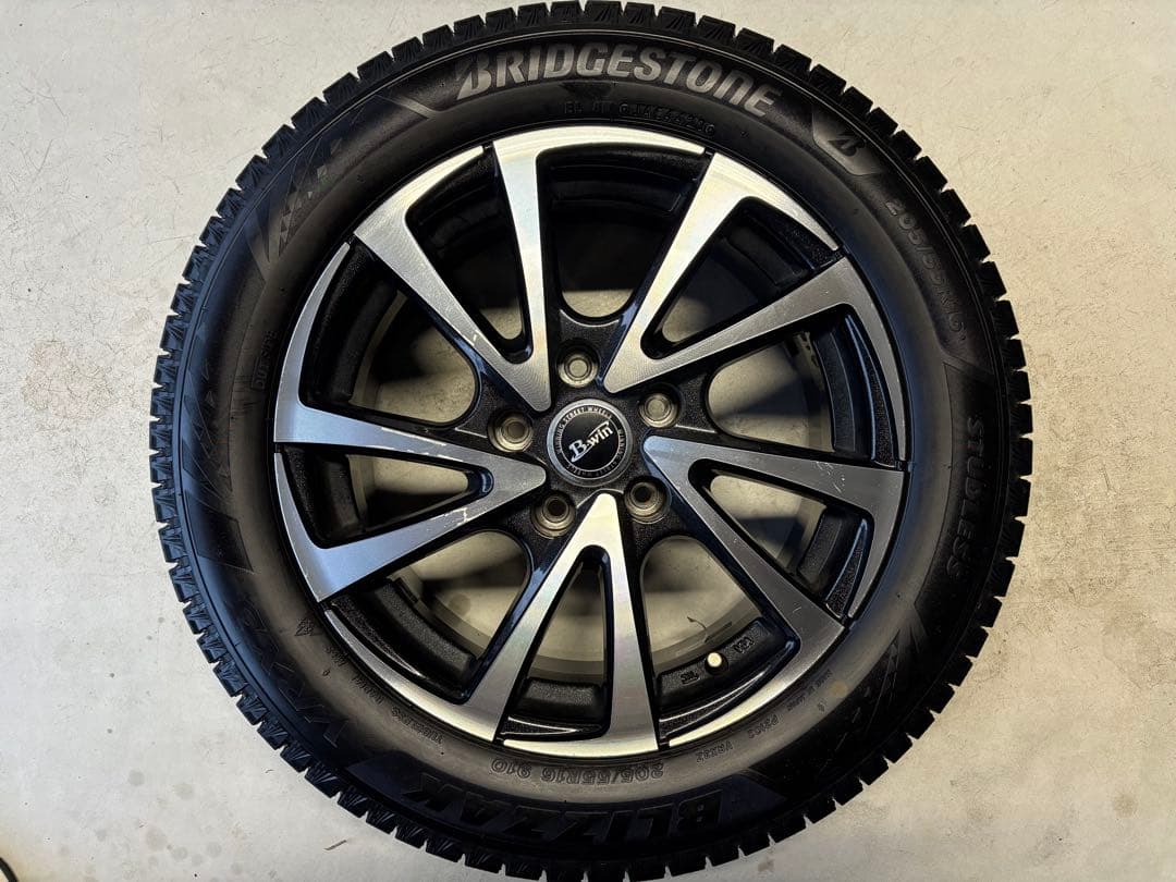 ゆっちぃ ブリヂストン VRX3 205/55R16 23年製 2本目