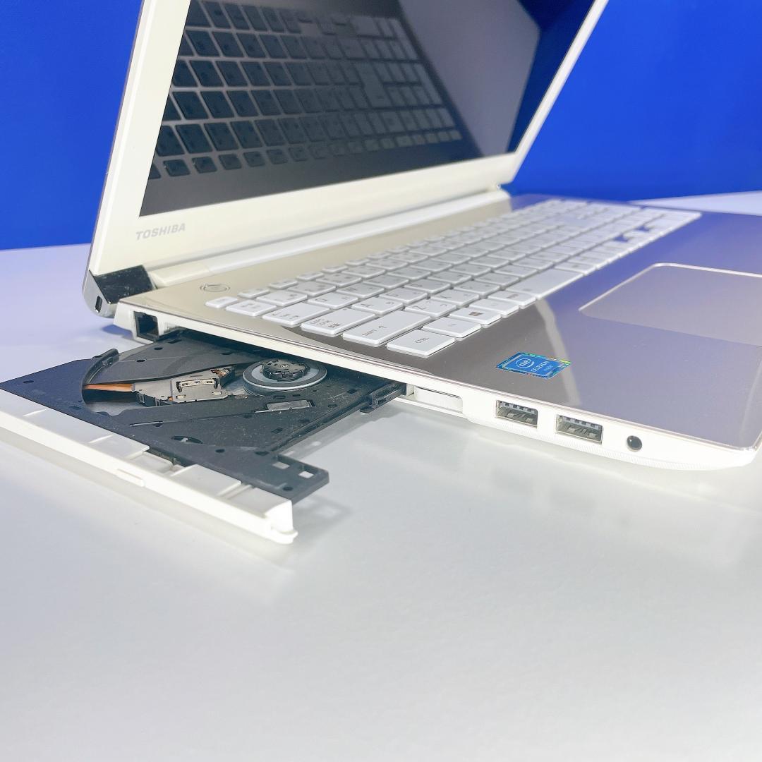 設定済✨快適SSD✨Windows11✨ゴールド✨東芝カメラ付ノートパソコン薄型