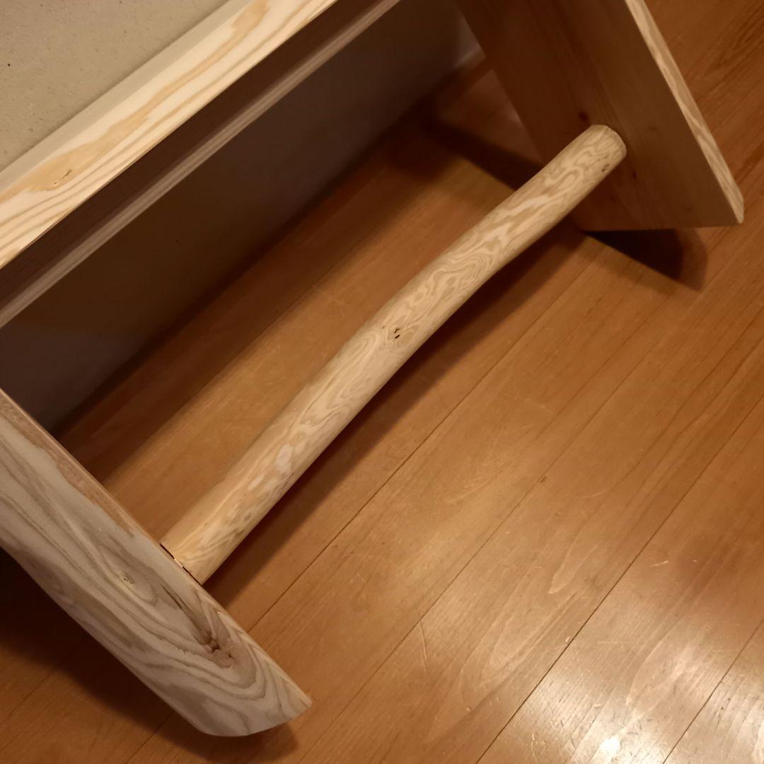 一点物　国産杉スツール、ベンチ　無垢一枚板&丸太半割りログ脚、湾曲枝部材使用