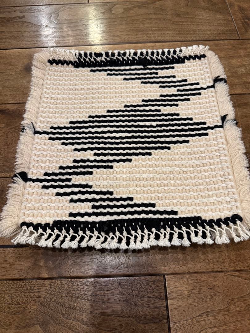 若松由香 手織りの椅子敷