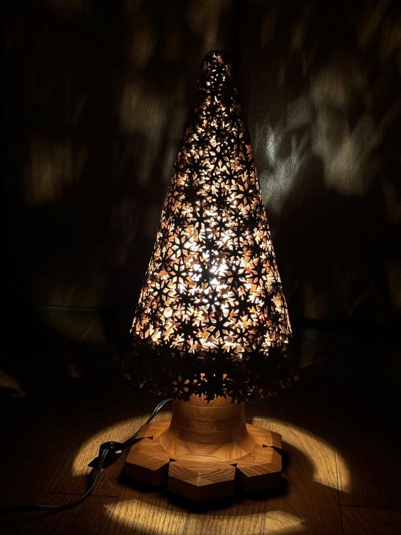 木の行燈 ランプ 雪の結晶模様 六角形ベース クリスマスツリー型