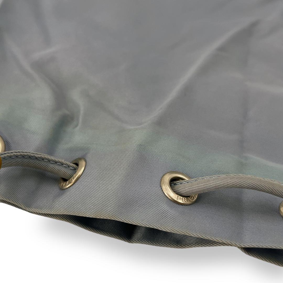 プラダ　ミニポーチ　巾着　化粧ポーチ　小物入れ　水色　ナイロン　三角ロゴ　y2k