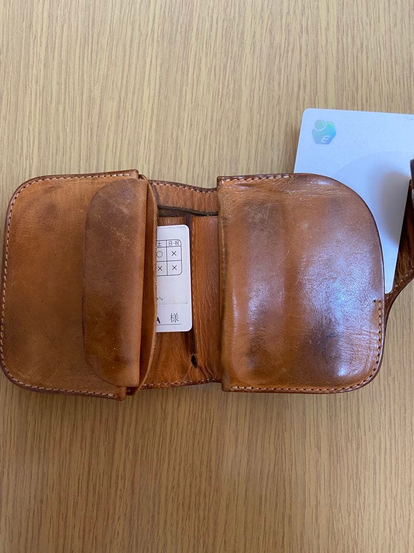 明日までの限定値下げです！レッドムーン　REDMOON 二つ折り財布