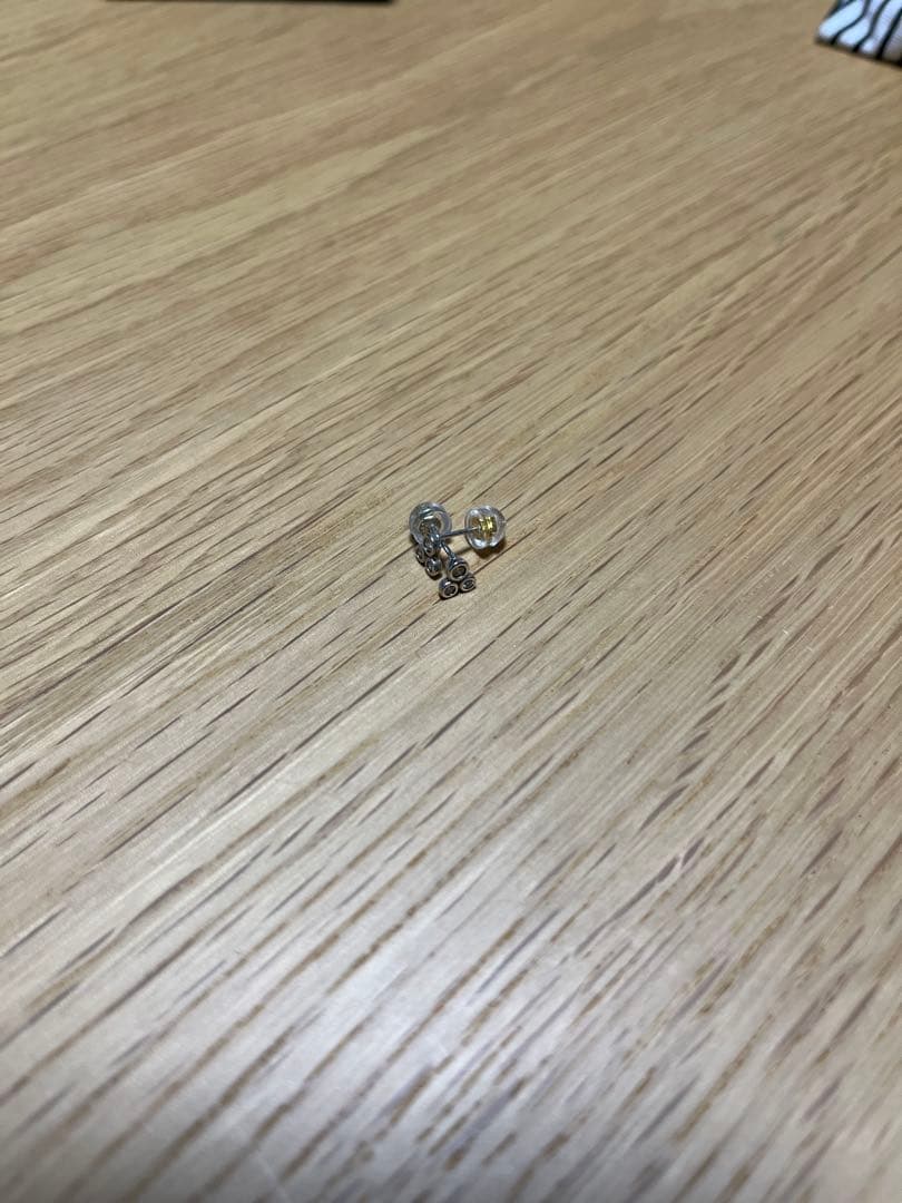 ジュエリーツツミ　K10ホワイトゴールド　ダイヤモンドピアス