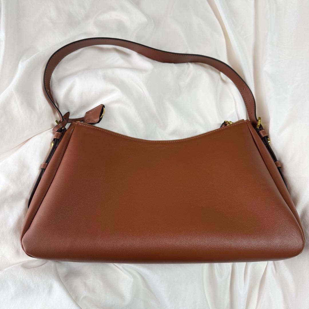 PRADA ブラウンレザートートバッグ