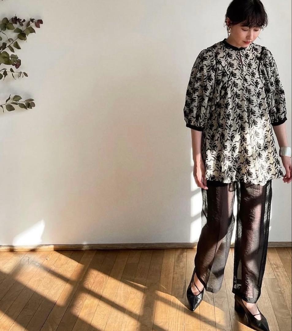 【美品】CLANE 花柄トップス