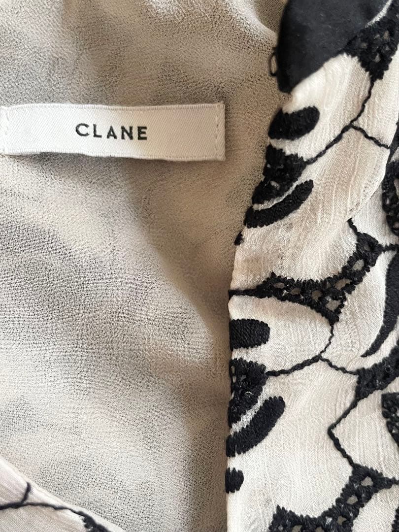 【美品】CLANE 花柄トップス