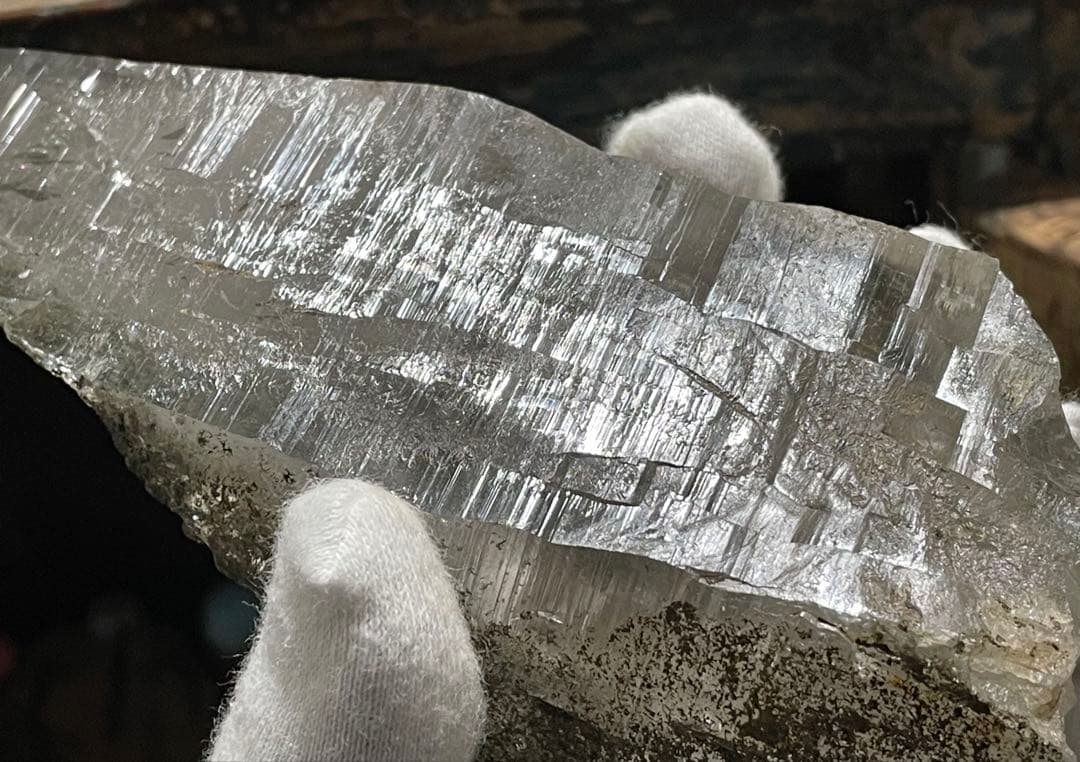 ガネッシュヒマール水晶ポイント　神々しい水晶　巨大で美しい　マスタークリスタル