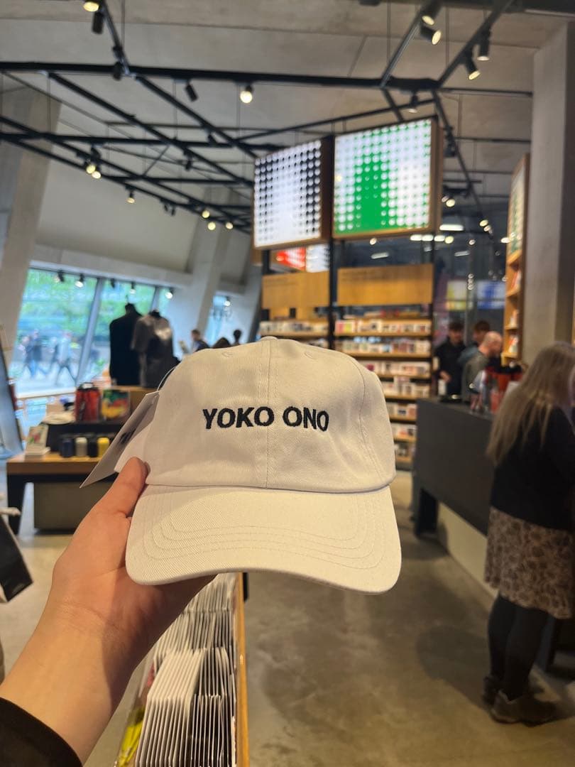 美品　※日本未発売　YOKO ONO ベースボールキャップ ホワイト