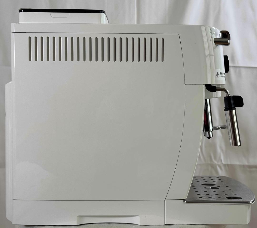 デロンギ マグニフィカS 全自動コーヒーマシン ホワイト