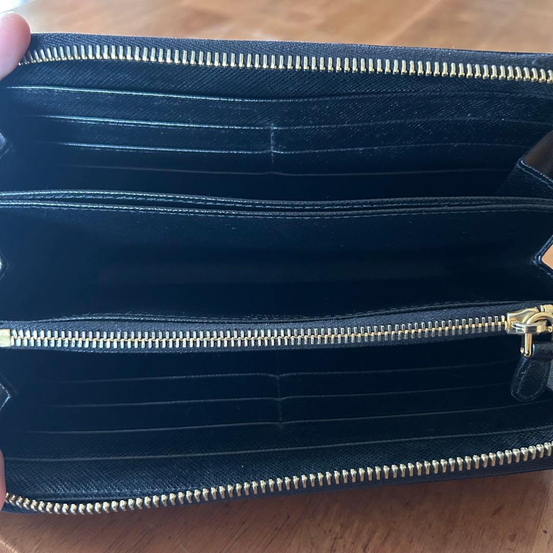 じ*い様 PRADA ブラック 長財布　サフィアーノレザー　黒 ゴールドロゴ