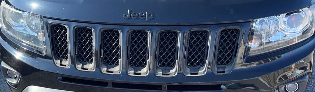 【純正品】Jeep コンパス MK49 フロントグリル 黒