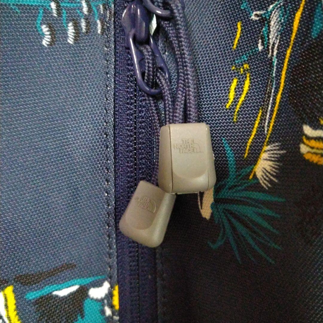 THE NORTH FACE ROUNDY モダントワルネイビープリント