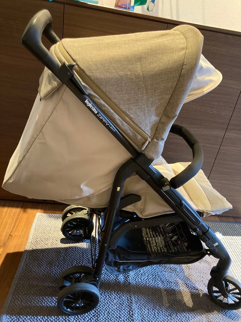 Inglesina Zippy Light ベビーカー