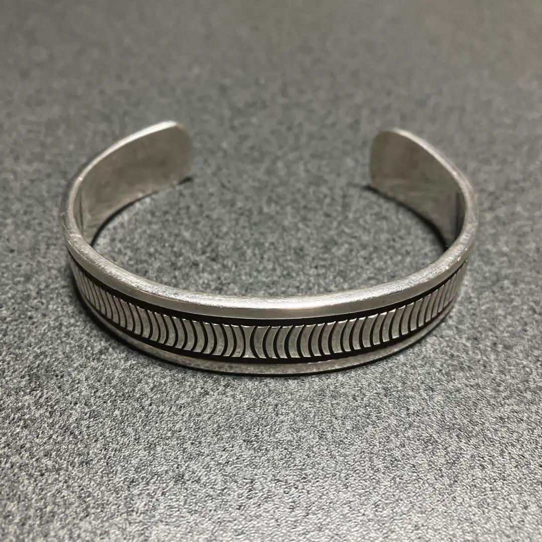 Navajo Bruce Morgan 2面バングル　幅広　Sterling