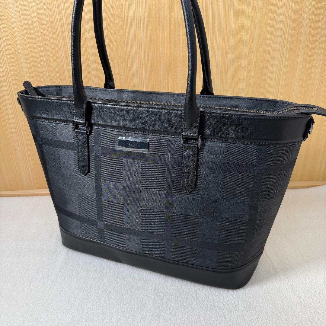 未使用品　ブラックレーベル クレストブリッジ エンボスレザー トートバッグ