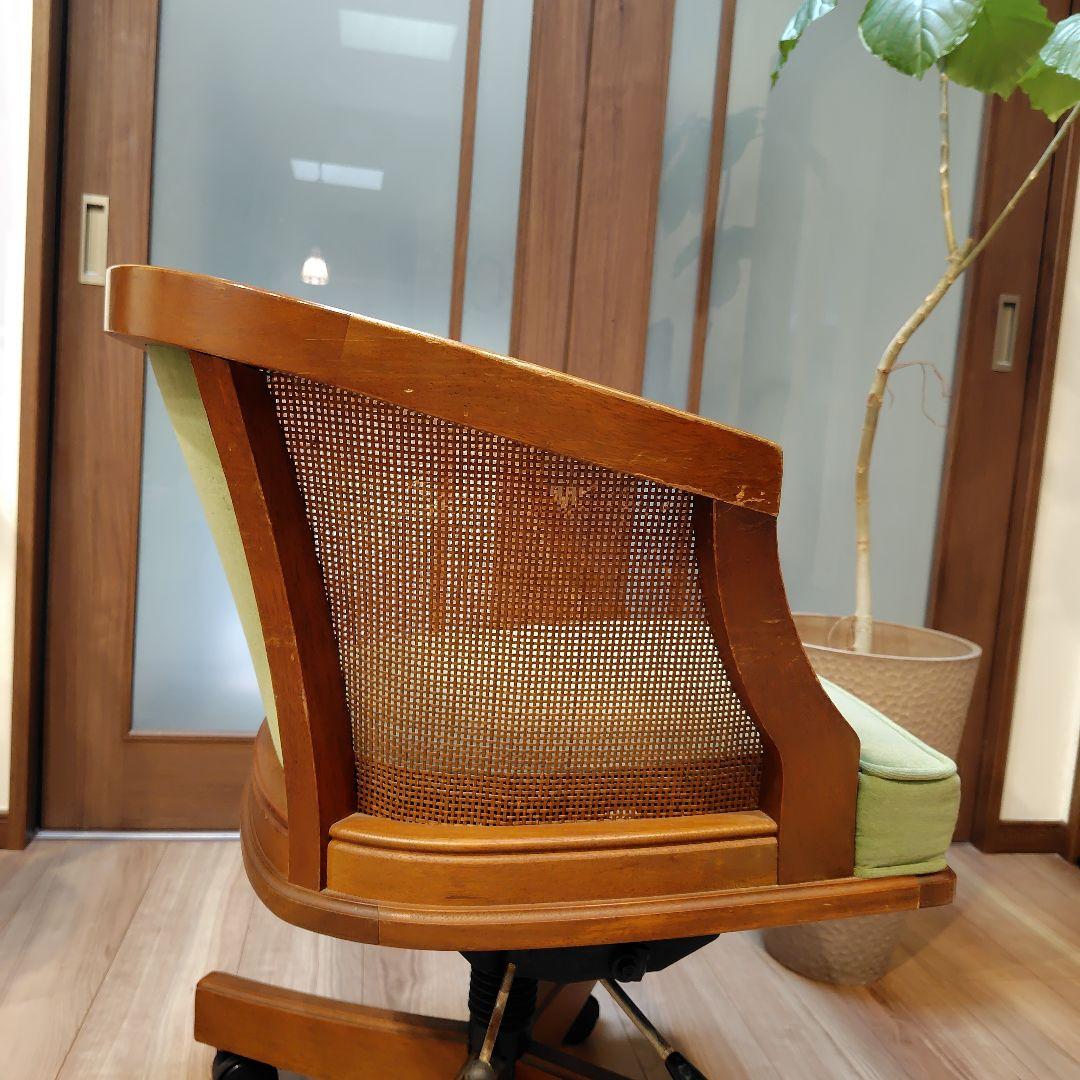 高級グリーンファブリックのデスクチェア