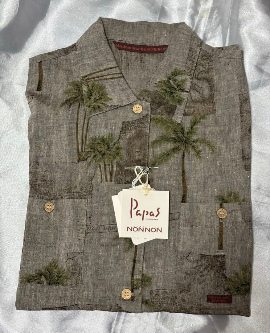 新品未使用　タグ付き マドモアゼルノンノン 半袖シャツ/アロハシャツ　サファリ柄