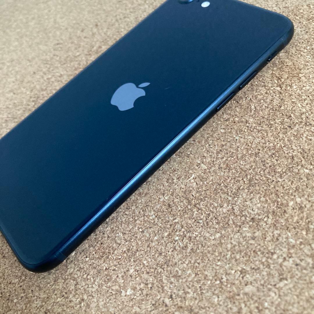 4032【早い者勝ち】電池新品☆iPhoneSE3 128GB SIMフリー☆