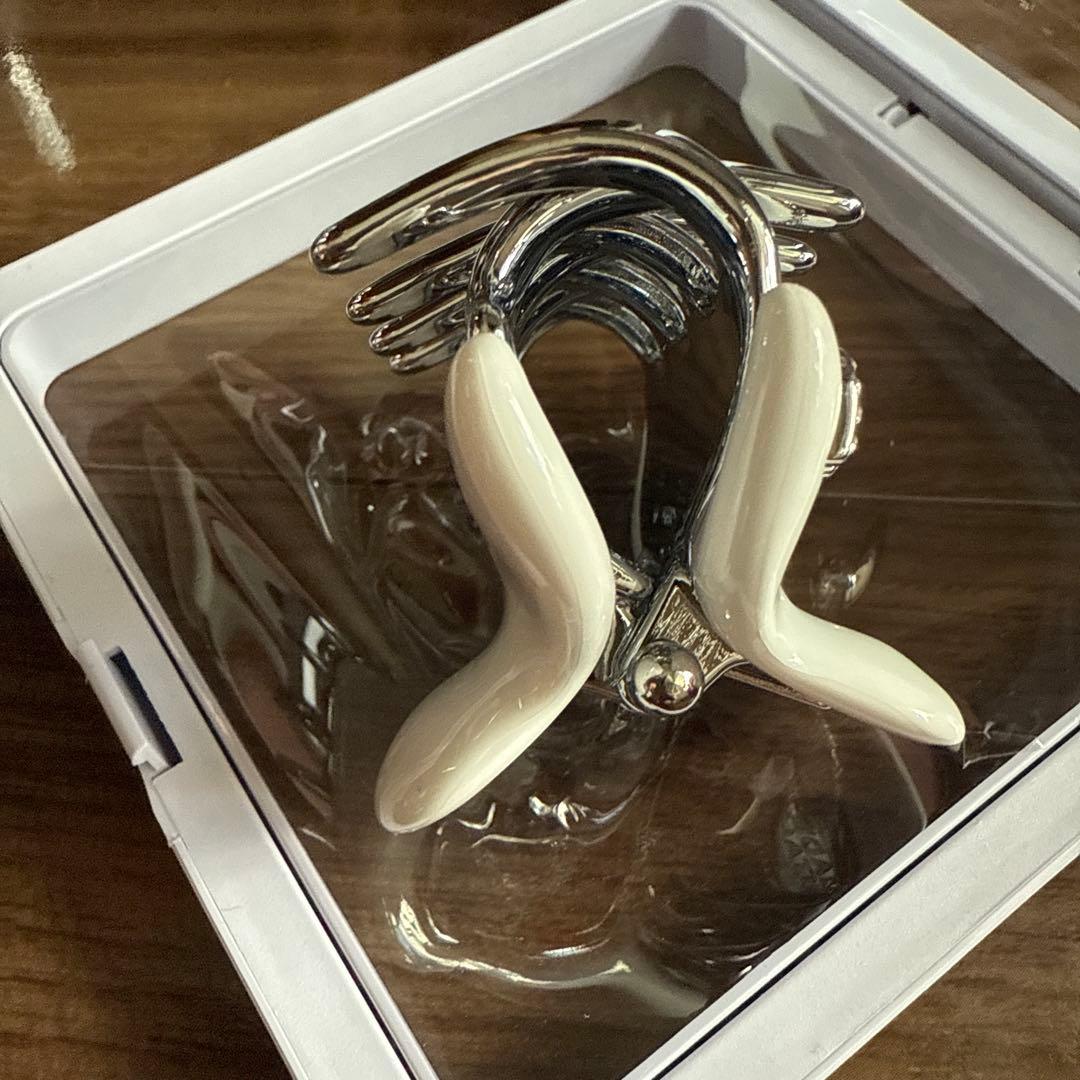 MIU MIU ヘアクリップ ホワイト ノベルティ